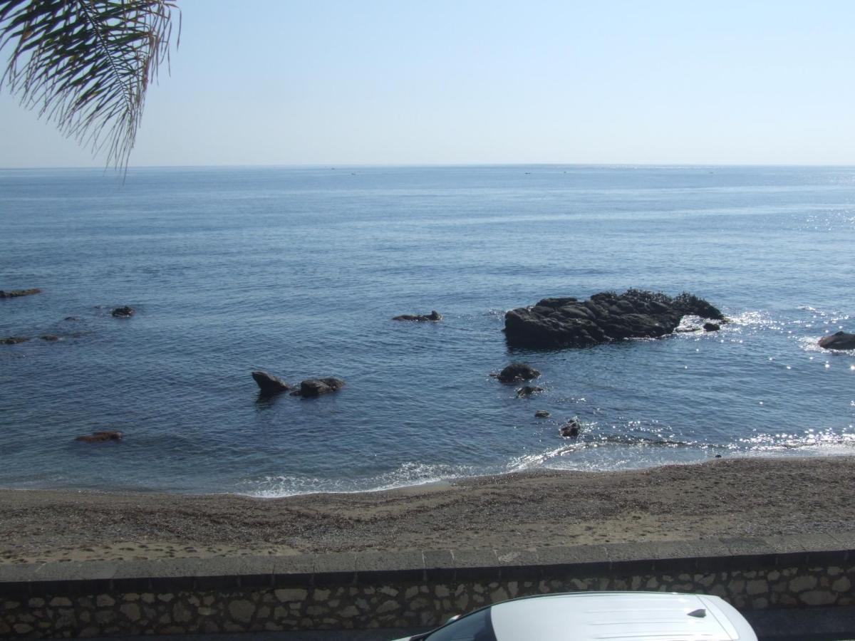 Casa Nicole Fronte Mare Vila Giardini Naxos Exterior foto